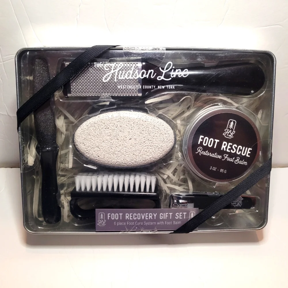 The Hudson Line Foot Recovery Gift Set - Black and White